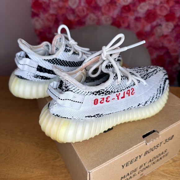 YEEZY sneakers zebra black white size 8 - Picture 5 of 11